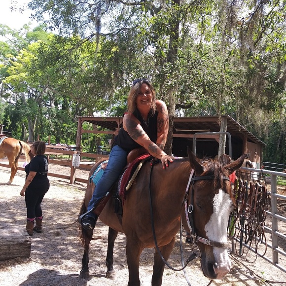 Meet your Posher, Gina...❤ - Picture 3 of 4